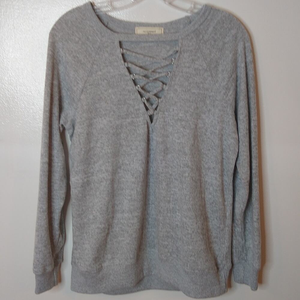 No comment women's size large grey blouse. Warm and Cozy